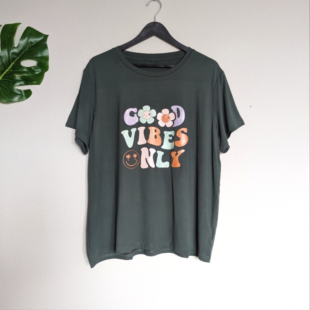 Dark Green good vibes only vintage 70s font graphic short sleeve shirt size 3X